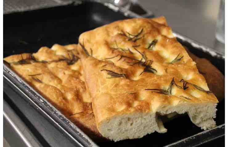 Focaccia, ti spieghiamo come fare